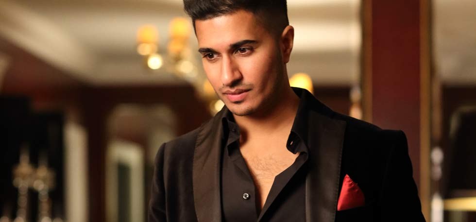 ARJUN signs with Island Records UK