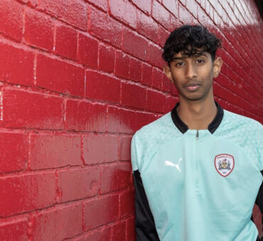 Tamil Teenager signs pro-deal with Barnsley Football club